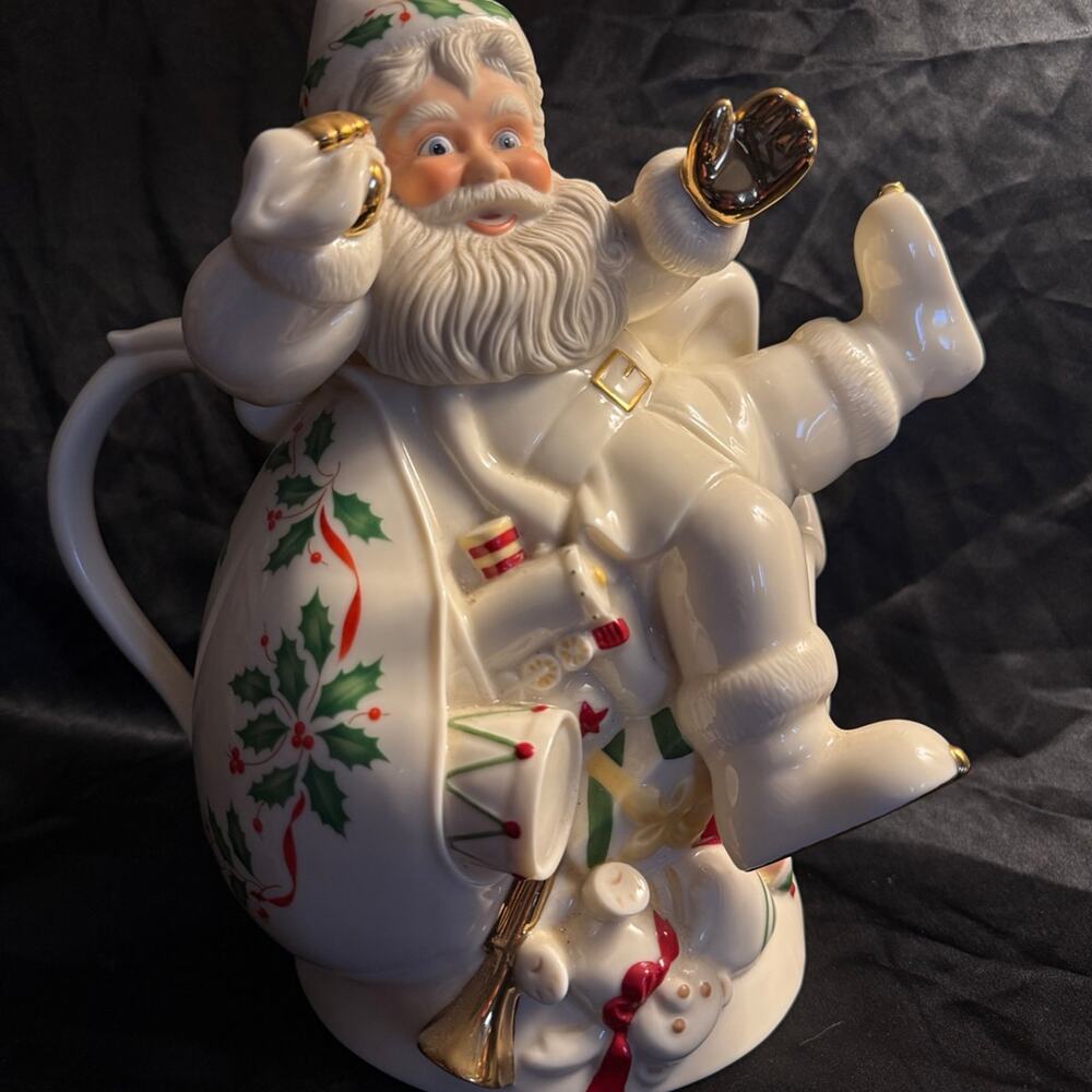 Vintage 1999 Porcelain Lenox Holiday Santa Collection Teapot Christmas